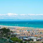 Renewed Flat In A Seafront Building With Pool Appartement