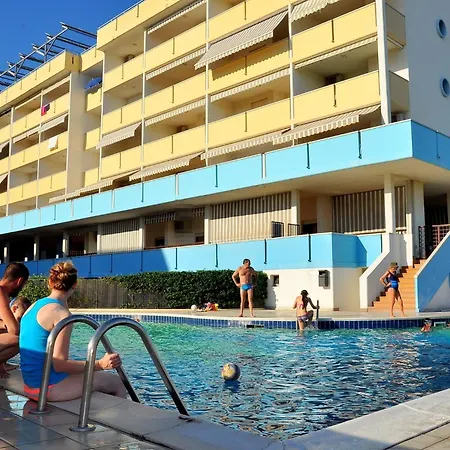 Apartment Renewed Flat In A Seafront Building With Pool Bibione