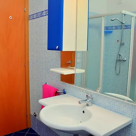 Apartamento Renewed Flat In A Seafront Building With Pool *