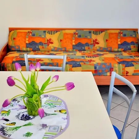 Renewed Flat In A Seafront Building With Pool Bibione