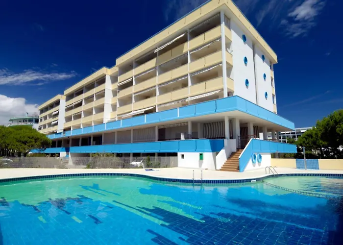 Renewed Flat In A Seafront Building With Pool Apartment *