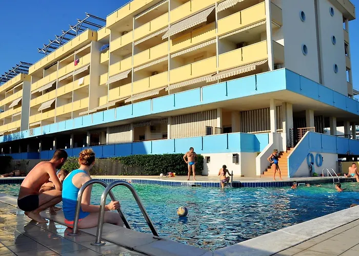 Apartment Renewed Flat In A Seafront Building With Pool Bibione