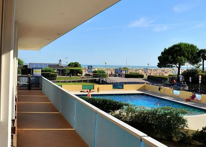 Renewed Flat In A Seafront Building With Pool * Bibione